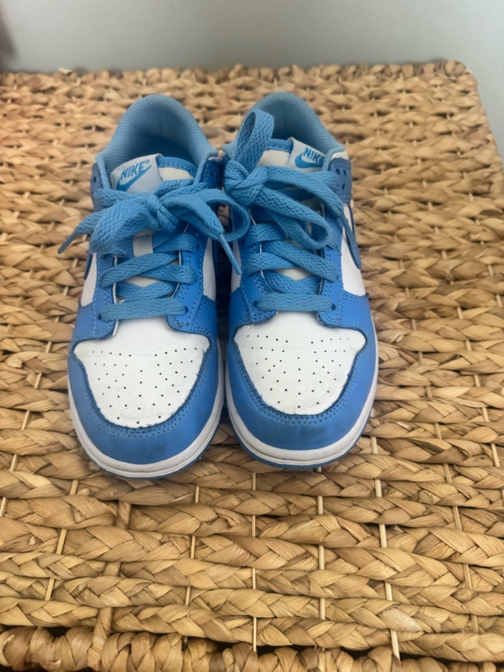 Nike Kids Dunk low Sneakers in Blue and White - Picture 2 of 3